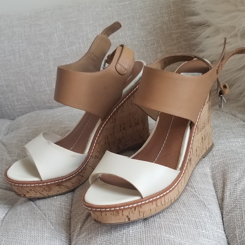 DV By Dolce Vita Jancey Wedge Sandal